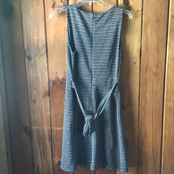 LOFT Black and White Striped Midi Dress Size 6 V Neck Lined Sleeveless - Picture 6 of 9